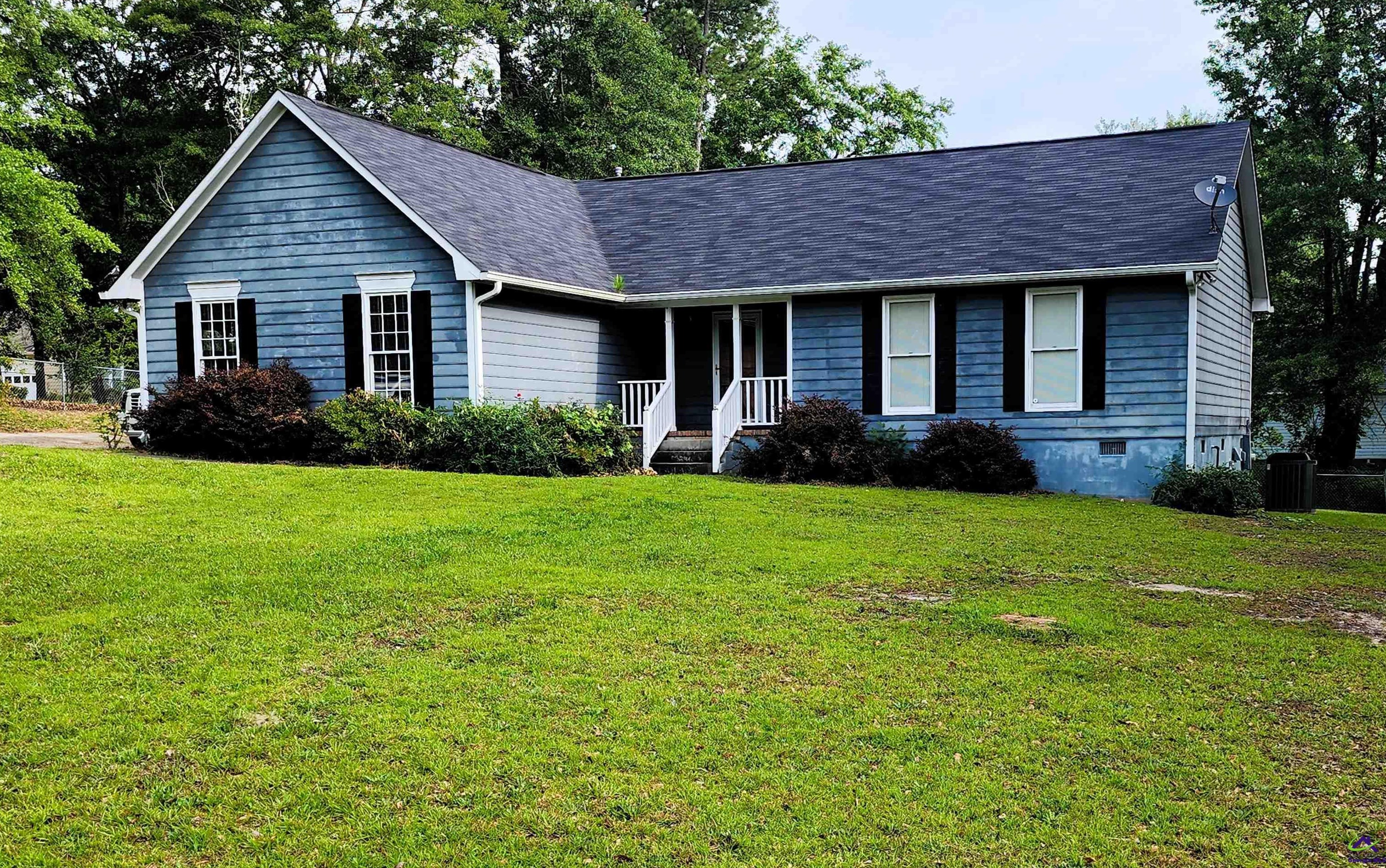 144 Heath Dr, Macon, GA 31220-8302