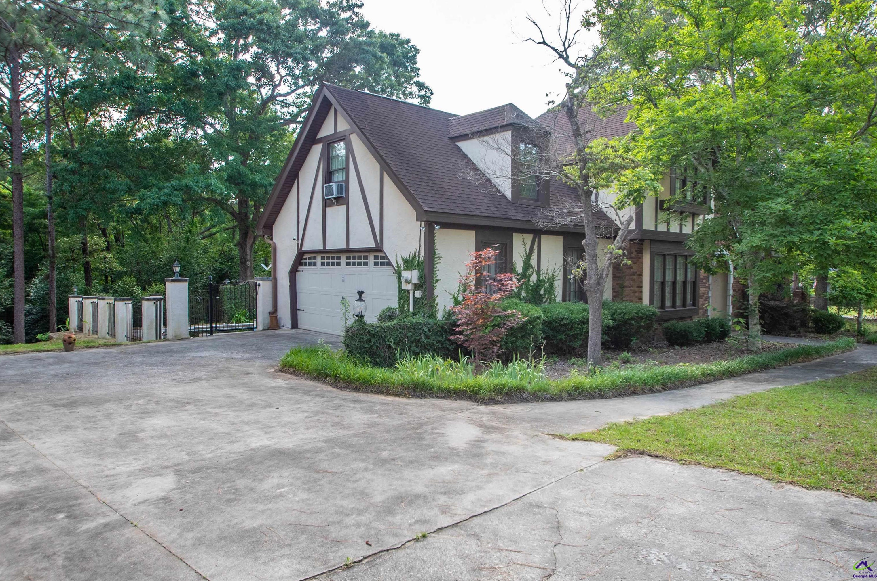 106 Beverly Dr, Bonaire, GA 31005-4322