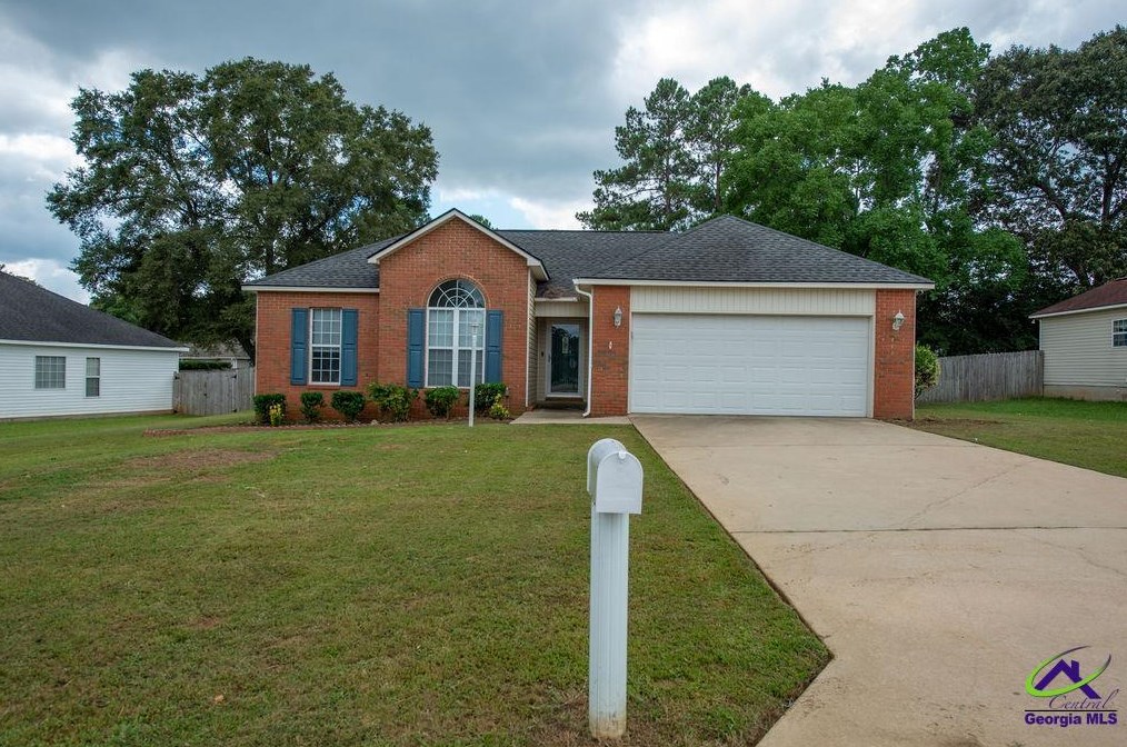 110 Roaring Forks Dr, Bonaire, GA 31005-4483
