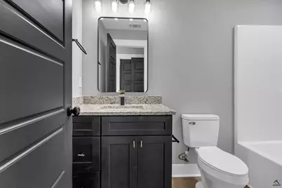 417 Lakeview Place, Macon, GA 31211 - Photo 36