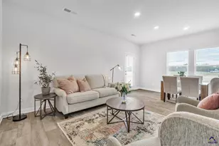 324 Rusty Plow Ln, Perry, GA 31069 - Photo 2