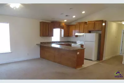 408 Club Villa Ct #1, Kathleen, GA 31047 - Photo 2