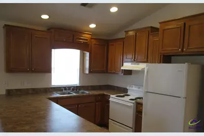 408 Club Villa Ct #1, Kathleen, GA 31047 - Photo 4