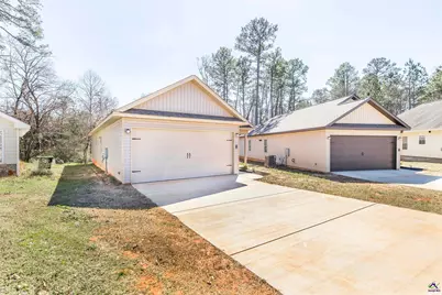 139 Rolling Woods Circle, Warner Robins, GA 31088 - Photo 2