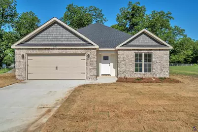 146 Village Circle, Cochran, GA 31014 - Photo 1