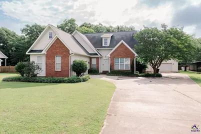 125 Lake Lillian, Perry, GA 31069 - Photo 1