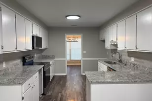 422 Lake Front Dr, Warner Robins, GA 31088 - Photo 8