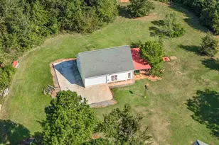 1979 Dent Rd, Musella, GA 31066 - Photo 2