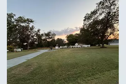 140 Racetrack Drive, Cochran, GA 31014 - Photo 2