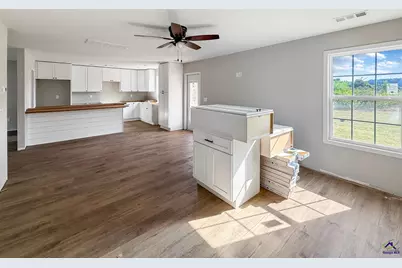 206 Sutton Drive, Perry, GA 31069 - Photo 4