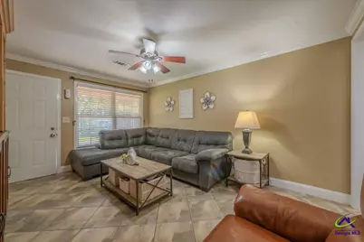 214 Kingsbury, Warner Robins, GA 31088 - Photo 2