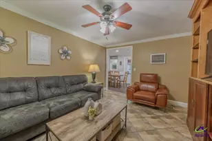 214 Kingsbury, Warner Robins, GA 31088 - Photo 4