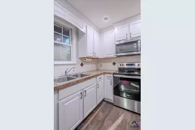 214 Kingsbury, Warner Robins, GA 31088 - Photo 8