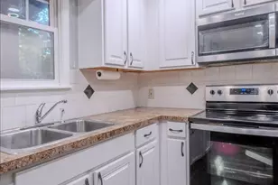 214 Kingsbury, Warner Robins, GA 31088 - Photo 8