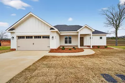 215 Saraland Trail, Perry, GA 31069 - Photo 1