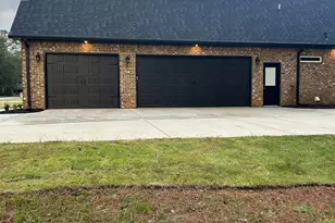 114 Hampton Point, Warner Robins, GA 31088 - Photo 2