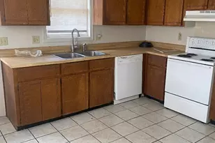 1005 A Morningside Dr, Perry, GA 31069 - Photo 2