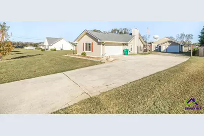 306 Antebellum  Circle, Warner Robins, GA 31093 - Photo 2