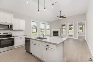 102 Hunt&apos S Landing Dr, Kathleen, GA 31047 - Photo 12