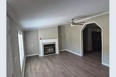 221 Hanover Drive, Byron, GA 31008 - Photo 2