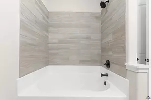 236 Beau Claire Cir, Byron, GA 31008 - Photo 34