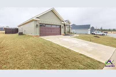 203 Saraland Trail, Perry, GA 31069 - Photo 6