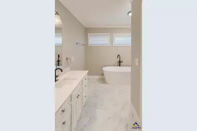 102 Arbour Court, Warner Robins, GA 31088 - Photo 2