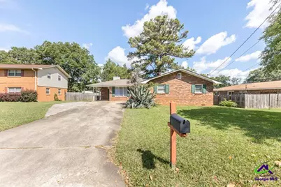 203 Todd, Warner Robins, GA 31088 - Photo 2