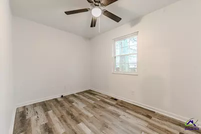 111 Collins, Byron, GA 31008 - Photo 8