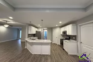 422 Lamplight Dr, Byron, GA 31008 - Photo 2