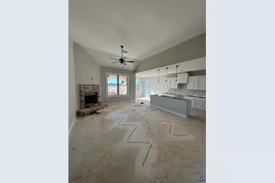 204 Farmland Circle, Perry, GA 31069 - Photo 8