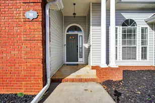 200 Wavertree Dr, Warner Robins, GA 31088 - Photo 4