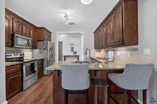 200 Wavertree Dr, Warner Robins, GA 31088 - Photo 18