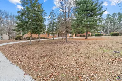 104 Lakeside Drive, Warner Robins, GA 31088 - Photo 2