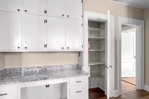 944 Nottinham, Macon, GA 31211 - Photo 6