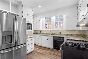 944 Nottinham, Macon, GA 31211 - Photo 8