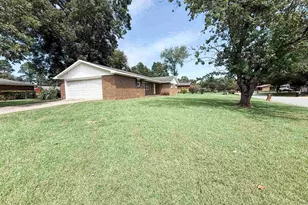 128 Barnesdale Dr, Warner Robins, GA 31093 - Photo 2