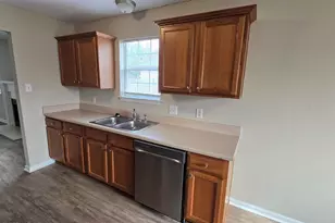 202 Chadwyck Cir, Bonaire, GA 31005 - Photo 6