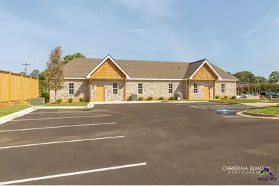 402 General Courtney Hodges Boulevard, Perry, GA 31069 - Photo 6