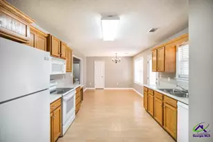 101 Gailey, Warner Robins, GA 31088 - Photo 16