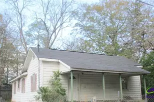 301 Fagan Cir, Fort Valley, GA 31030 - Photo 1