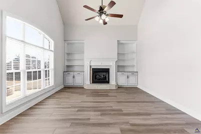 204 Bridgeway Drive, Warner Robins, GA 31088 - Photo 30