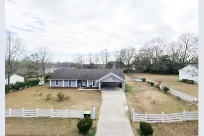 210 Oak Ridge Dr, Byron, GA 31008 - Photo 2