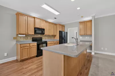 107 Fairway Oaks Drive, Perry, GA 31069 - Photo 10