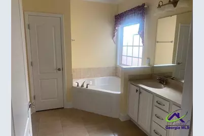 107 Fairway Oaks Drive, Perry, GA 31069 - Photo 8