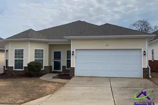 375 Spyglass Hill Dr, Perry, GA 31069 - Photo 1