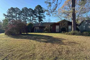 422 Lake Front Dr, Warner Robins, GA 31088 - Photo 2