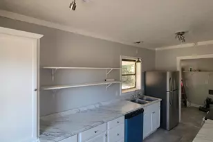 161 E Cherry St, Cochran, GA 31014 - Photo 12