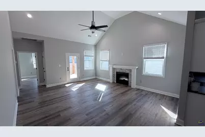 127 Bayside Circle, Warner Robins, GA 31088 - Photo 2