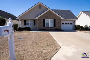 319 Deerfield Cir, Warner Robins, GA 31088 - Photo 1